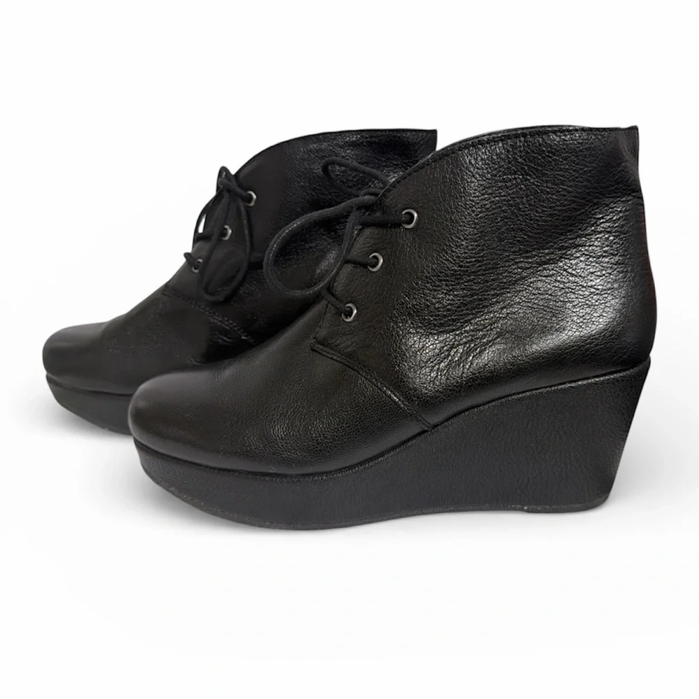 BCBGeneration BG-Kenan Black Leather Wedge Ankle Boots Size 9.5M